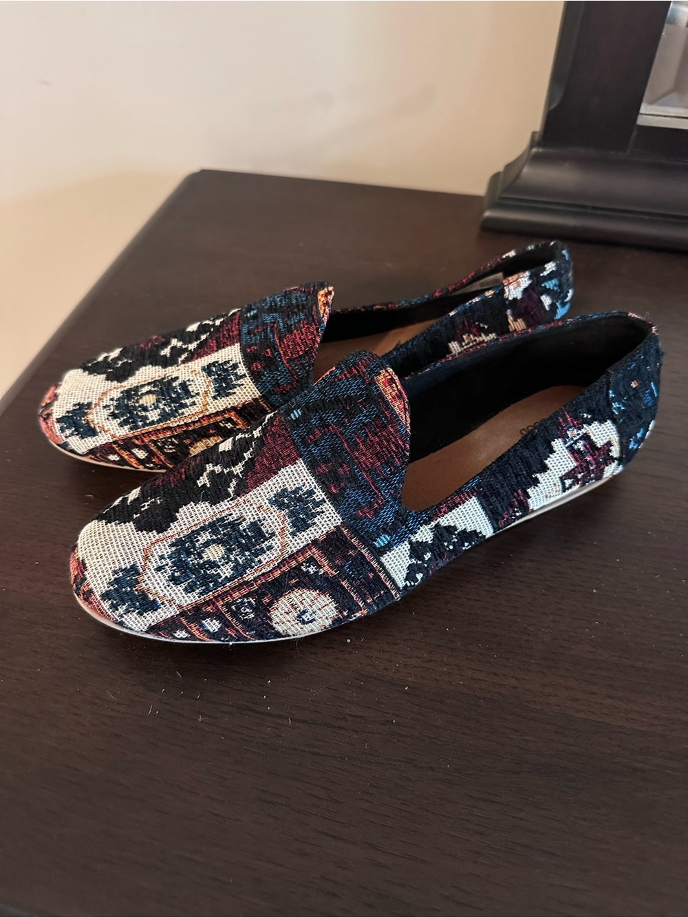 Toms Women's Patterned Tapestry Loafers in Navy, Cream, Burgundy